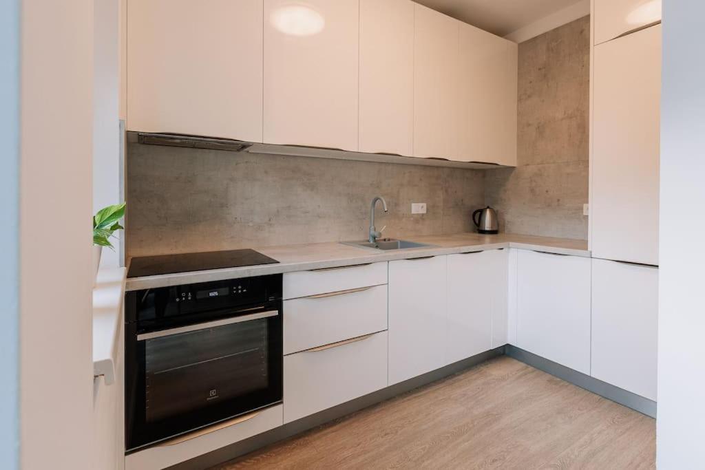 Stylish Apartment Retreat Bratislava Eksteriør billede